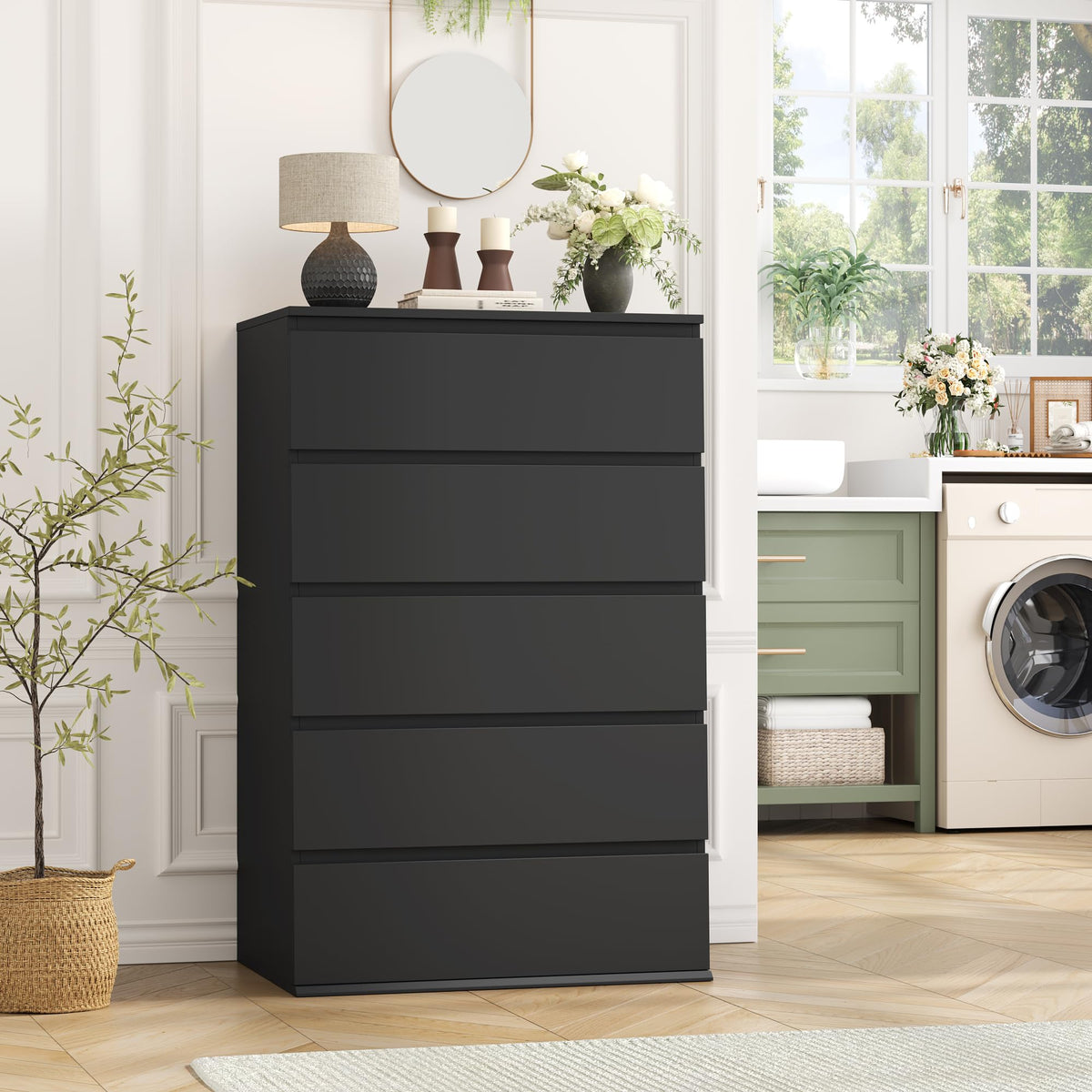 Black 5 Drawer Dresser Y690